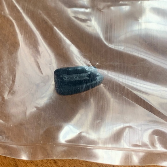 New Vintage Dollhouse Accessories, 3 pcs: Iron Board, Iron, Singer Sew Machine. - Picture 6 of 7